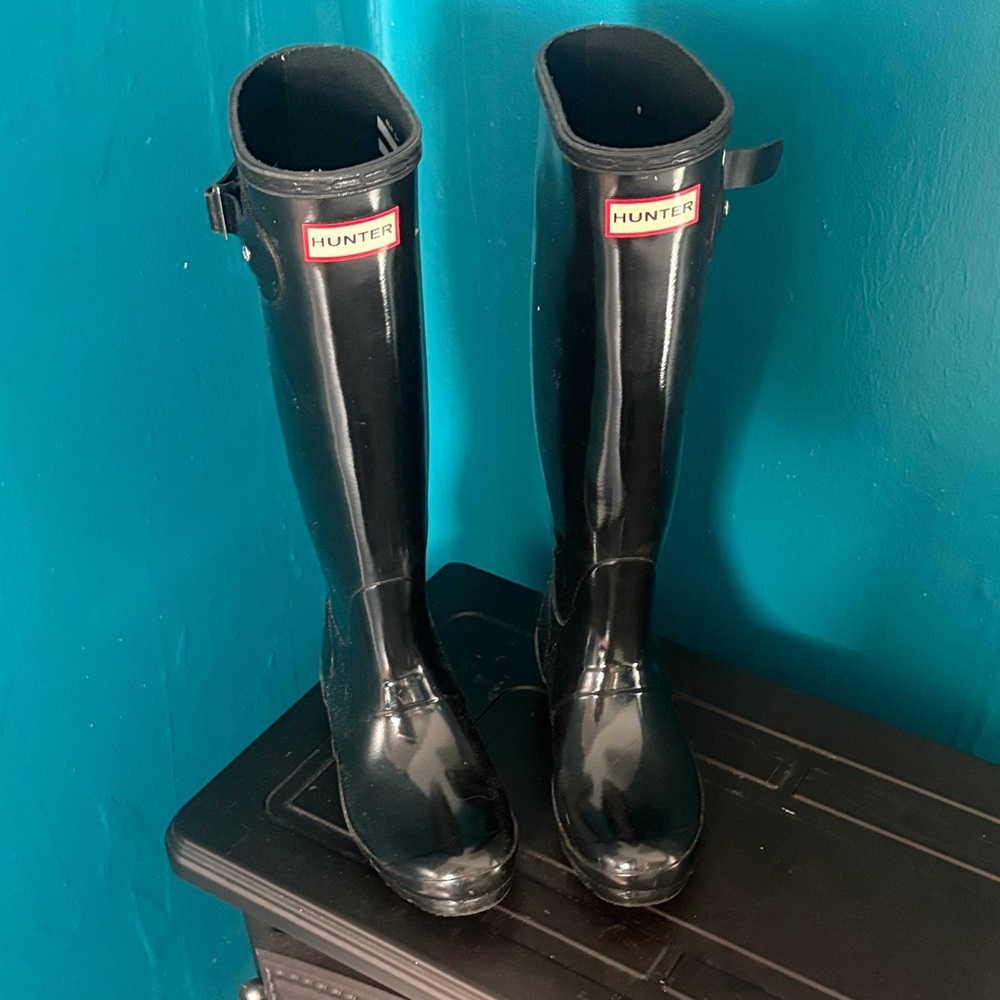 Hunter Women's Tall Glossy Black Rain Boots